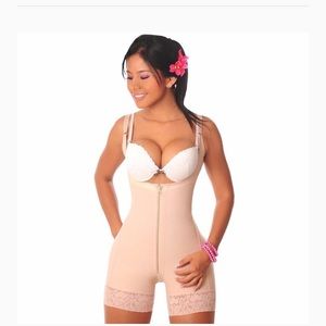 NWT Mid Thigh Adjustable Bodyshaper w/ FrontZip